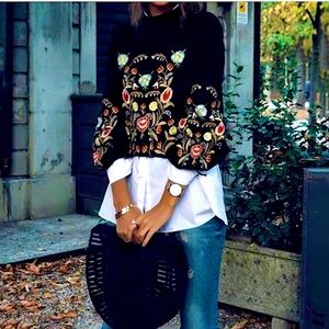 Anthropologie Trafaluc Collection  Black Floral 🌺🌸🖤Embroidered Sweater Boho M